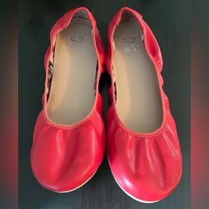 Journee Collection Women’s Red Flats - Size 9